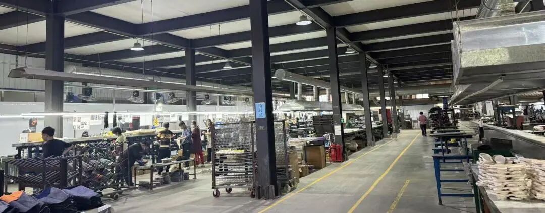 PATCUS Kantonų mugėje: patentuoti natūralaus latekso bateliai atveria naują mėlynąjį vandenyną pasauliniam bendradarbiavimui